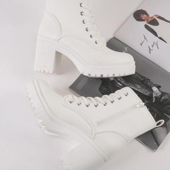 White lug sole chunky boots - Picture 2 of 3